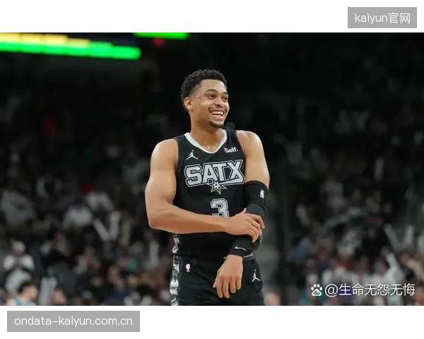 凯尔登·约翰逊成板凳奇兵，马刺G6多点开花大胜雷霆晋级。